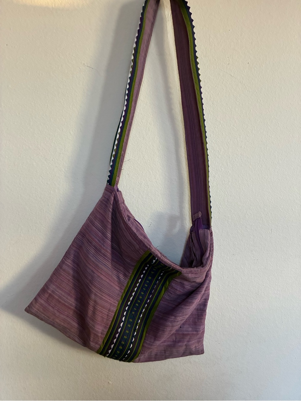 Source Unknown Lavender Shoulder Bag with Olive Green Accent